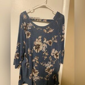 Maurice’s soft 3/4 sleeve sweater size 3x low back good condition